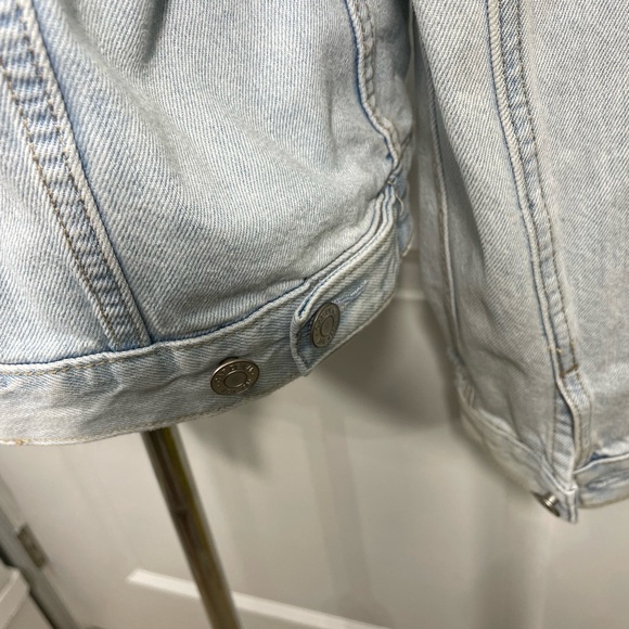 Gap Light Blue Denim Jacket Size Medium CB- - Picture 9 of 14